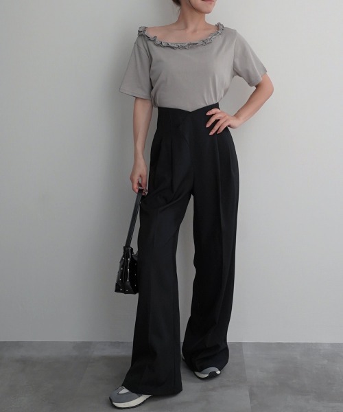 Rashik(ラシク)の「【Rashik】フリルネックワンショルTシャツ 半袖 カットソー オフショル(Tシャツ/カットソー・レディース・ホワイト/ブラック/グレー/ピンク・FREE)」の10枚目の写真