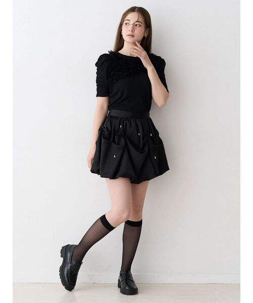 Now me. by NYLON JAPAN（ナウミーバイナイロンジャパン）の「サテンタックバルーンスカート（スカート・レディース・ブラック/ホワイト・FREE）」の6枚目の写真