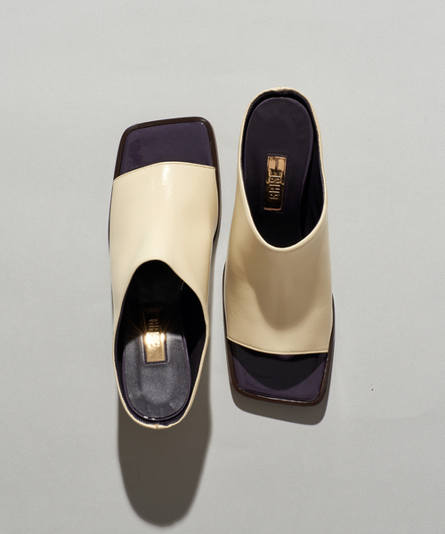 GRISE（グリーズ）の「《/WEB+一部店舗限定》GRISE6cmレザーハイバンプウェッジミュールサンダル（サンダル・レディース・ブラック/ベージュ・X-LARGE/SMALL/MEDIUM/LARGE）」の16枚目の写真