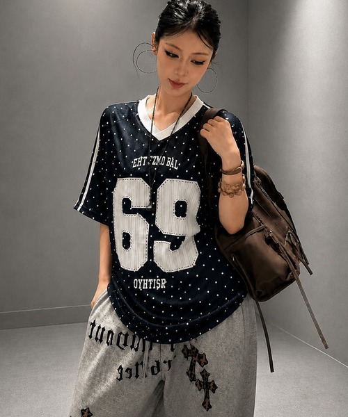meJane(ミージェーン)の「ドット柄 ナンバリングゲームTシャツ(Tシャツ/カットソー・レディース・ブラック・FREE)」の2枚目の写真