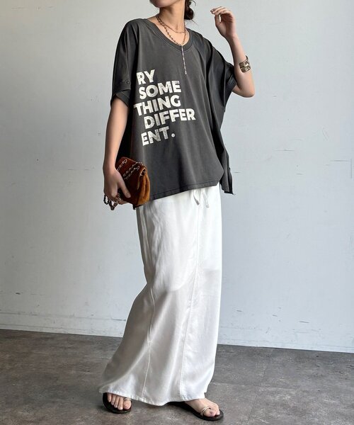 DouDou（ドゥドゥ）の「【WEB限定】2WAYポンチョロゴTEE（Tシャツ/カットソー・レディース・チャコールグレー/ダークブラウン/オフホワイト・FREE）」の18枚目の写真