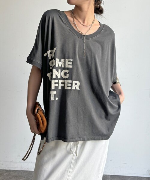 DouDou（ドゥドゥ）の「【WEB限定】2WAYポンチョロゴTEE（Tシャツ/カットソー・レディース・チャコールグレー/ダークブラウン/オフホワイト・FREE）」の21枚目の写真