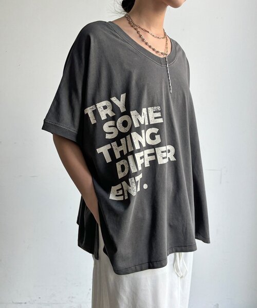 DouDou（ドゥドゥ）の「【WEB限定】2WAYポンチョロゴTEE（Tシャツ/カットソー・レディース・チャコールグレー/ダークブラウン/オフホワイト・FREE）」の22枚目の写真