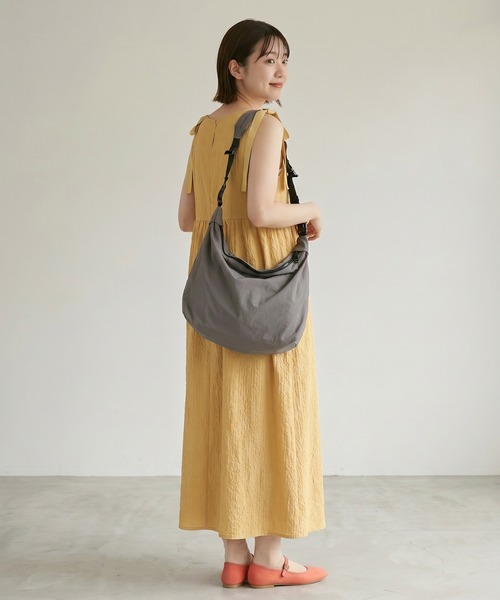 crossi（クロッシー）の「2WAYハンドルナイロンショルダーバッグ（ショルダーバッグ・レディース・ホワイト/グレー/ブラック/ベージュ/イエロー・FREE）」の7枚目の写真