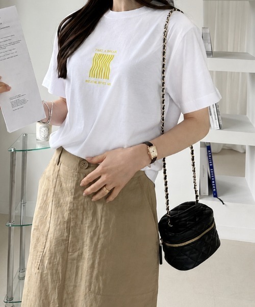 sowme.(ソウミー)の「ラフに着回せる◎【ウェーブロゴ プリント ベーシック Tシャツ】(Tシャツ/カットソー・レディース・ホワイト系その他/ホワイト・LARGE/MEDIUM/SMALL)」の5枚目の写真