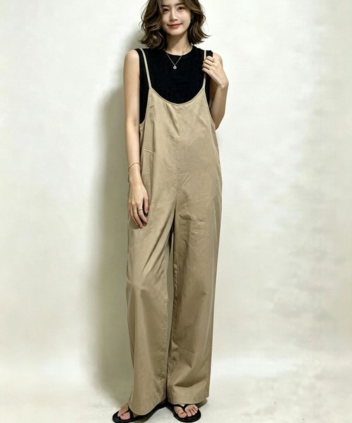 gossip！ロサンゼルス（ゴシップロサンゼルス）の「【3色展開サイズあり】バック2段フリルアクセント調整紐サロペットワイドパンツ（サロペット/オーバーオール・レディース・ベージュ/カーキ/ネイビー・M/L）」の6枚目の写真