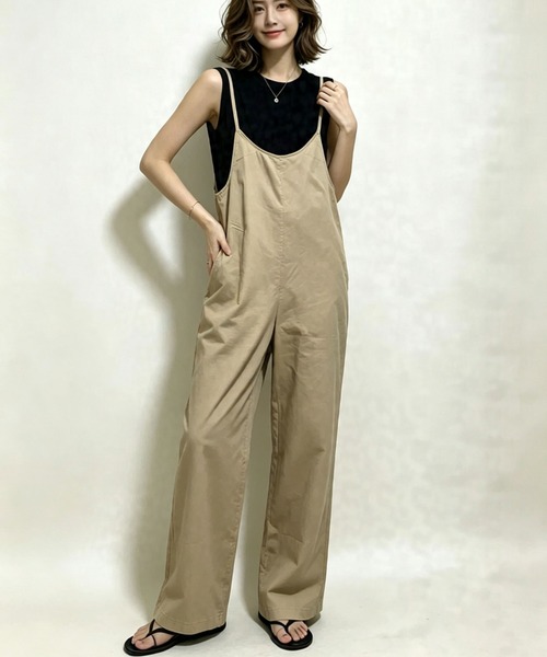 gossip！ロサンゼルス（ゴシップロサンゼルス）の「【3色展開サイズあり】バック2段フリルアクセント調整紐サロペットワイドパンツ（サロペット/オーバーオール・レディース・ベージュ/カーキ/ネイビー・M/L）」の7枚目の写真