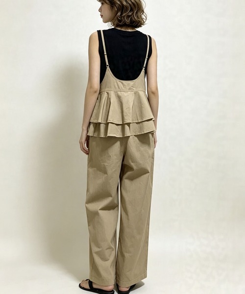 gossip！ロサンゼルス（ゴシップロサンゼルス）の「【3色展開サイズあり】バック2段フリルアクセント調整紐サロペットワイドパンツ（サロペット/オーバーオール・レディース・ベージュ/カーキ/ネイビー・M/L）」の18枚目の写真