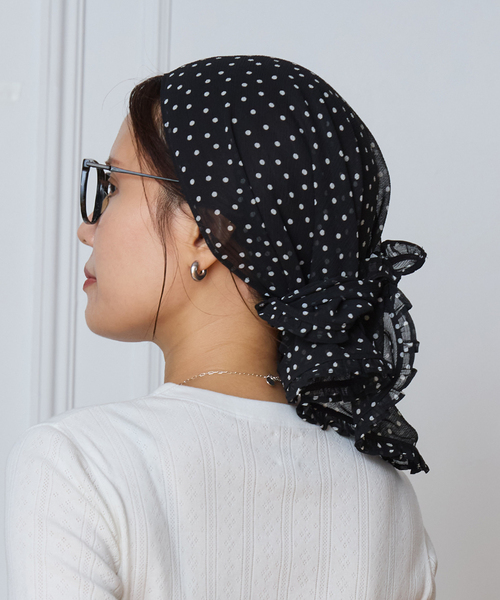 IENA LA BOUCLE(イエナラブークル)の「IENA LA BOUCLE シアードットバブーシュカ(バンダナ/スカーフ・レディース・ホワイト系その他/ブラック系その他・FREE)」の1枚目の写真