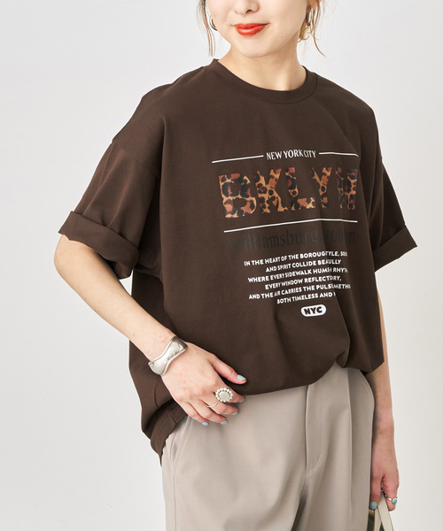 Spick & Span(スピックアンドスパン)の「《新色 / 追加》ロゴオーバーTシャツ(Tシャツ/カットソー・レディース・ブラウン/チャコールグレー・FREE)」の1枚目の写真