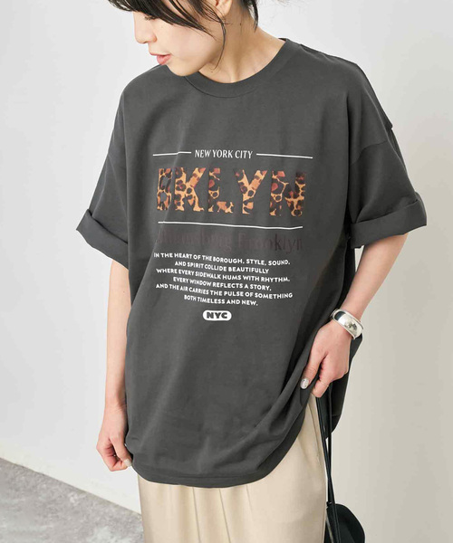 Spick & Span(スピックアンドスパン)の「《新色 / 追加》ロゴオーバーTシャツ(Tシャツ/カットソー・レディース・ブラウン/チャコールグレー・FREE)」の2枚目の写真