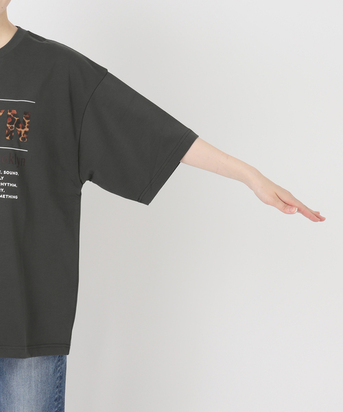 Spick & Span(スピックアンドスパン)の「《新色 / 追加》ロゴオーバーTシャツ(Tシャツ/カットソー・レディース・ブラウン/チャコールグレー・FREE)」の6枚目の写真