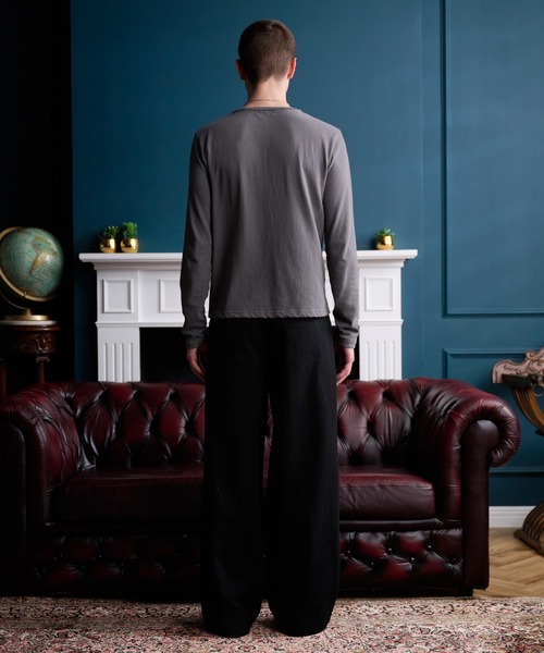 Regen Glanz(レーゲングランツ)の「Frayed Henley Long Sleeve Tee /フレイドヘンリーロングスリーブT(Tシャツ/カットソー・メンズ・チャコールグレー/ベージュ・SMALL/MEDIUM/LARGE)」の12枚目の写真