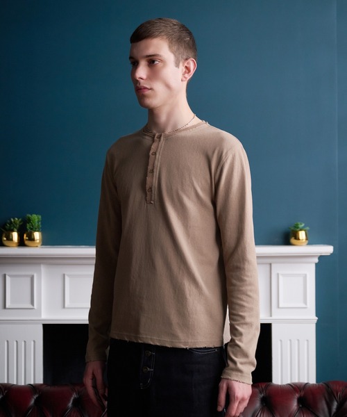 Regen Glanz(レーゲングランツ)の「Frayed Henley Long Sleeve Tee /フレイドヘンリーロングスリーブT(Tシャツ/カットソー・メンズ・チャコールグレー/ベージュ・SMALL/MEDIUM/LARGE)」の16枚目の写真