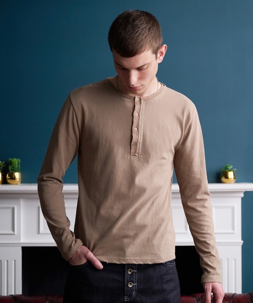 Regen Glanz(レーゲングランツ)の「Frayed Henley Long Sleeve Tee /フレイドヘンリーロングスリーブT(Tシャツ/カットソー・メンズ・チャコールグレー/ベージュ・SMALL/MEDIUM/LARGE)」の19枚目の写真