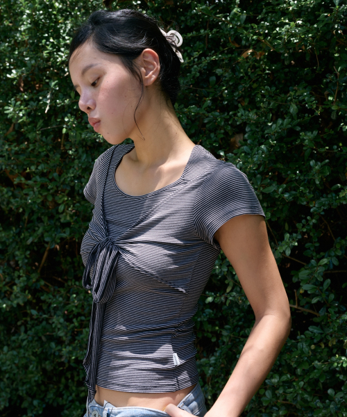 LOTSYOU(ロッツユー)の「Twisty Half Sleeve Tee BLACK(Tシャツ/カットソー・レディース・その他・MEDIUM/SMALL)」の1枚目の写真