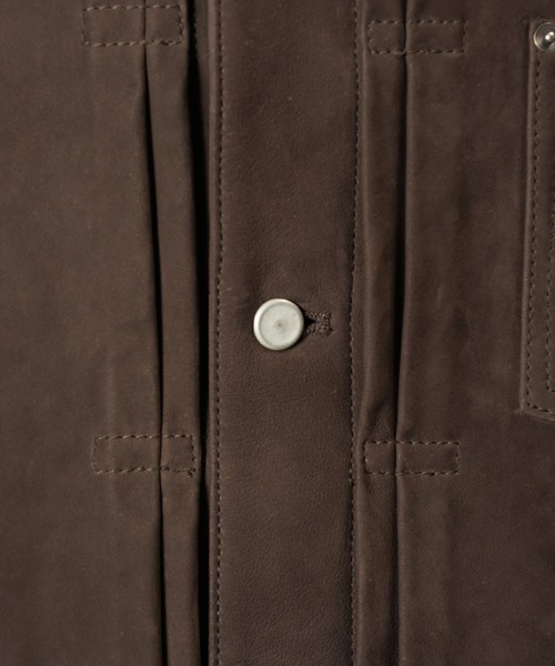 MAISON SPECIAL(メゾンスペシャル)の「《UNISEX》Sheep Leather Nubuck Prime-Over Trucker Jacket/シープレザーヌバックプライムオーバーGジャン【MAISON SPECIAL/メゾンスペシャル】(ブルゾン・メンズ・ブラウン・1/2/0)」の11枚目の写真
