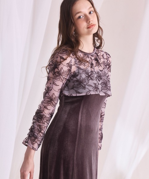 AIMER(エメ)の「フラワー刺繍ブラウス×ベロアキャミソールワンピース 2点セットパーティードレス(ドレス・レディース・ブラック/ブラウン/グリーン・LARGE/MEDIUM/SMALL)」の4枚目の写真
