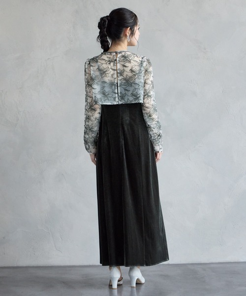 AIMER(エメ)の「フラワー刺繍ブラウス×ベロアキャミソールワンピース 2点セットパーティードレス(ドレス・レディース・ブラック/ブラウン/グリーン・LARGE/MEDIUM/SMALL)」の8枚目の写真