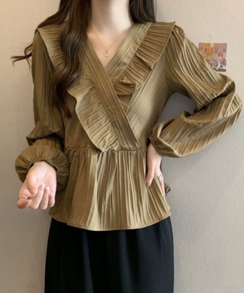 Beststore(ベストストア)の「プリーツフリル カシュクールブラウス レディース 長袖 ペプラムトップス 細見え ウエスト切り替え 上品 大人可愛い(シャツ/ブラウス・レディース・ブラック/ホワイト/カーキ・FREE)」の22枚目の写真