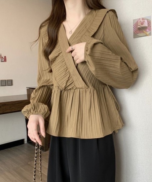 Beststore(ベストストア)の「プリーツフリル カシュクールブラウス レディース 長袖 ペプラムトップス 細見え ウエスト切り替え 上品 大人可愛い(シャツ/ブラウス・レディース・ブラック/ホワイト/カーキ・FREE)」の14枚目の写真