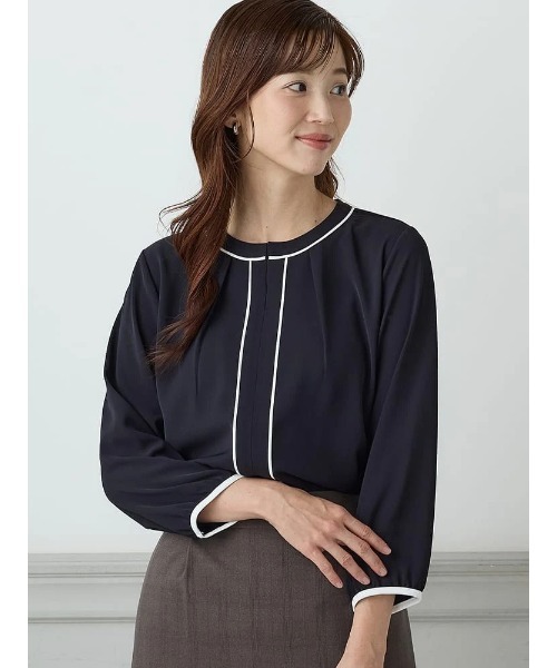 Perfect Suit FActory(パーフェクトスーツファクトリー)の「<UVカット>配色パイピング バンドカラーブラウス(Tシャツ/カットソー・レディース・ネイビー/オフホワイト/ベージュ・S/L/M)」の1枚目の写真