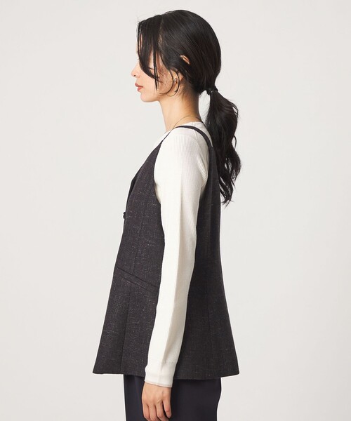green label relaxing(グリーンレーベルリラクシング)の「スラブ ジレ(ベスト・レディース・ベージュ/ダークブラウン/ネイビー・SM/ML)」の17枚目の写真