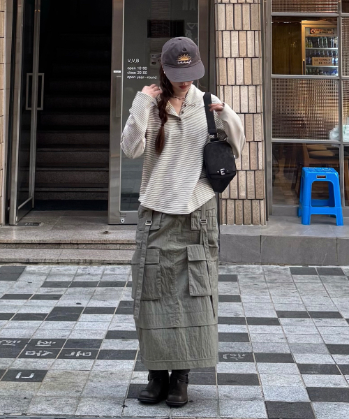 LIFE WORK(ライフワーク)の「レディース ストライプボタン ヘンリーネック フードTシャツ(パーカー・レディース・チャコールグレー/ベージュ・FREE)」の6枚目の写真