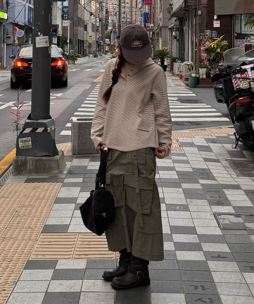 LIFE WORK(ライフワーク)の「レディース ストライプボタン ヘンリーネック フードTシャツ(パーカー・レディース・チャコールグレー/ベージュ・FREE)」の8枚目の写真