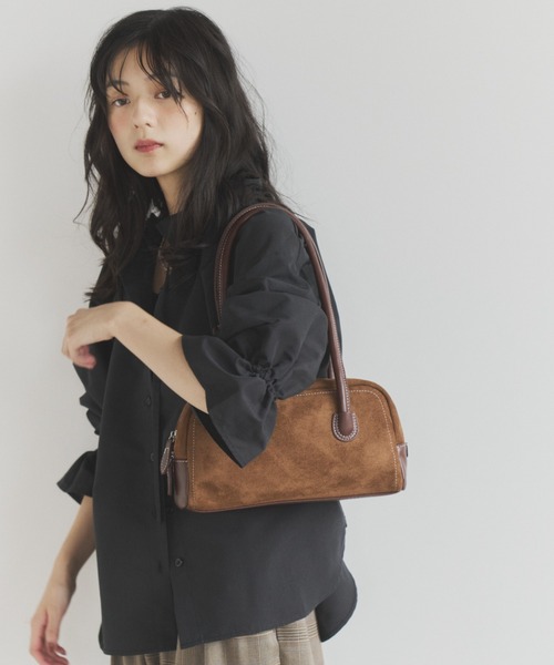 ELNEsoi（エルネソワ）の「ステッチデザインフェイクスウェードボストンバッグ（ボストンバッグ・レディース・ブラウン/キャメル・FREE）」の9枚目の写真