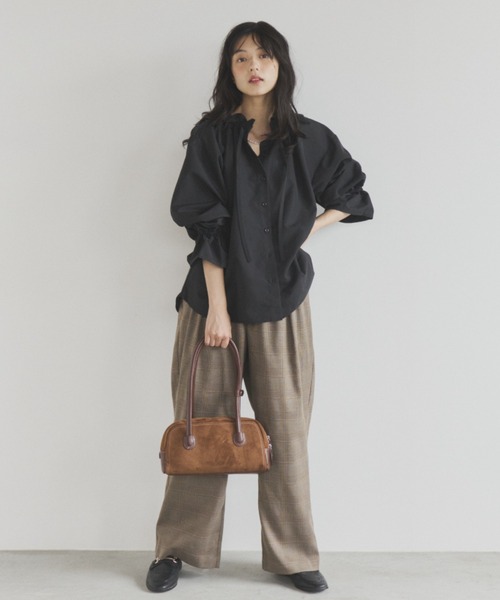 ELNEsoi（エルネソワ）の「ステッチデザインフェイクスウェードボストンバッグ（ボストンバッグ・レディース・ブラウン/キャメル・FREE）」の12枚目の写真