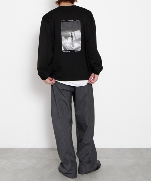 WEGO(ウィゴー)の「BROWNY/【26年秋冬新作】アクセ付きフォトグラフィックT(LS)(Tシャツ/カットソー・メンズ・ホワイト/ブラック・MEDIUM/LARGE)」の4枚目の写真