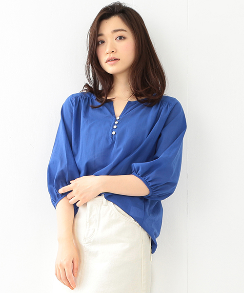 BEAMS LIGHTS Women's（ビームスライツ ウィメンズ）の「BEAMS LIGHTS / ギャザー ロングスリーブ ブラウス（シャツ/ブラウス・レディース・ホワイト/ブルー/ネイビー・ONE SIZE）」の3枚目の写真