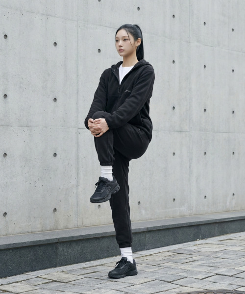 SLOUPLAY(スロープレイ)の「スロープリスライトレイヤージャンパー(ユニセックス)(パーカー・レディース・ブラック・X-LARGE/SMALL/FREE/LARGE)」の6枚目の写真