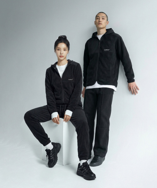 SLOUPLAY(スロープレイ)の「スロープリスライトレイヤージャンパー(ユニセックス)(パーカー・レディース・ブラック・X-LARGE/SMALL/FREE/LARGE)」の7枚目の写真