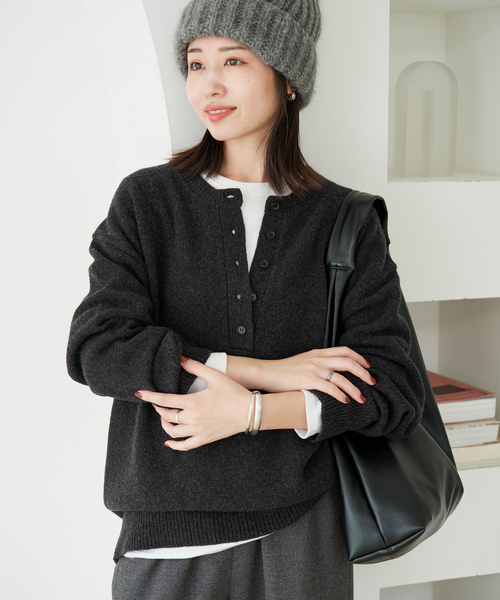 SLOBE IENA(スローブイエナ)の「《シリーズあり/》PLAYFULウールカシミヤヘンリーネックプルオーバー(ニット/セーター・レディース・チャコールグレー/ピンク/ブルー/アイボリー・FREE)」の10枚目の写真