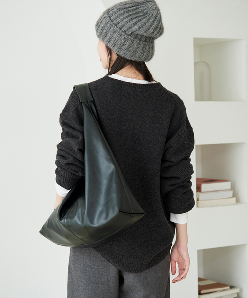 SLOBE IENA(スローブイエナ)の「《シリーズあり/》PLAYFULウールカシミヤヘンリーネックプルオーバー(ニット/セーター・レディース・チャコールグレー/ピンク/ブルー/アイボリー・FREE)」の11枚目の写真