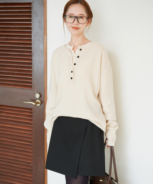 SLOBE IENA(スローブイエナ)の「《シリーズあり/》PLAYFULウールカシミヤヘンリーネックプルオーバー(ニット/セーター・レディース・チャコールグレー/ピンク/ブルー/アイボリー・FREE)」の16枚目の写真