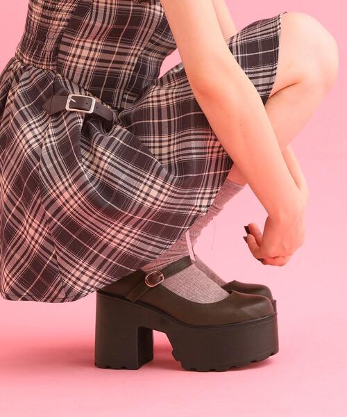 cs T&P(シーエスティーアンドピー)の「ストラップ付きパンプス(パンプス・レディース・レッド系1/ブラック/ダークブラウン・M/S/LL/L)」の2枚目の写真