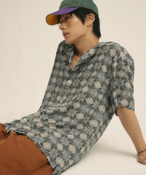 VILLA RAY（ヴィラ・レイ）の「サンデージオメトリー メンズ ビスコースシャツ（シャツ/ブラウス・メンズ・その他・LARGE/X-LARGE/MEDIUM）」の5枚目の写真