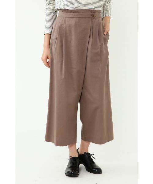 human woman(ヒューマンウーマン)の「キュプラコットンツイルワイドパンツ(その他パンツ・レディース・ネイビー/ブラウン・SMALL/MEDIUM)」の2枚目の写真