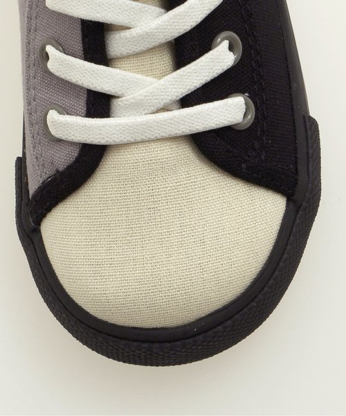 Ampersand(アンパサンド)の「トドラークレイジー配色ハイカットスニーカー(スニーカー・キッズ・ストライプ/ネイビー/ブラック・20/18/21/17/16/19)」の11枚目の写真