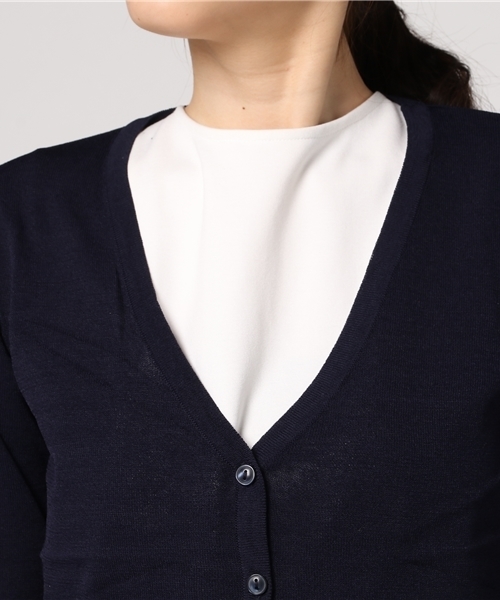 Honeys(ハニーズ)の「UVカットVネックカーディガン(カーディガン/ボレロ・レディース・オフホワイト/グレー/ネイビー/ライム/ブラック・L/M/LL)」の9枚目の写真