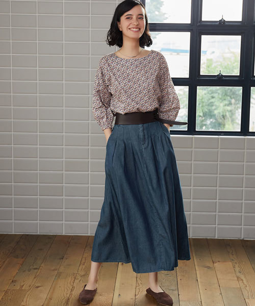 green label relaxing（グリーンレーベルリラクシング）の「［WEB限定］GC C/Rギャザー マキシスカート（デニムスカート・レディース・ネイビー/ライトブルー・FREE）」の2枚目の写真