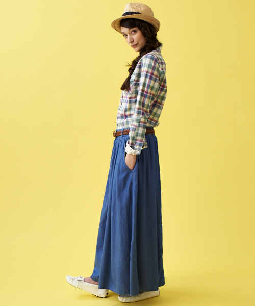 green label relaxing（グリーンレーベルリラクシング）の「［WEB限定］GC C/Rギャザー マキシスカート（デニムスカート・レディース・ネイビー/ライトブルー・FREE）」の7枚目の写真