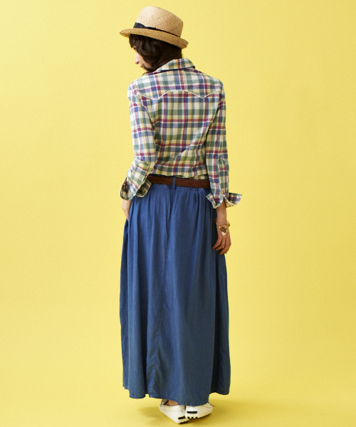 green label relaxing（グリーンレーベルリラクシング）の「［WEB限定］GC C/Rギャザー マキシスカート（デニムスカート・レディース・ネイビー/ライトブルー・FREE）」の8枚目の写真