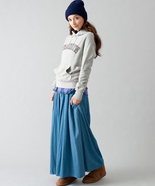 green label relaxing（グリーンレーベルリラクシング）の「［WEB限定］GC C/Rギャザー マキシスカート（デニムスカート・レディース・ネイビー/ライトブルー・FREE）」の3枚目の写真