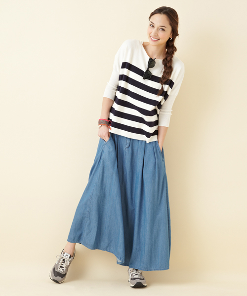 green label relaxing（グリーンレーベルリラクシング）の「［WEB限定］GC C/Rギャザー マキシスカート（デニムスカート・レディース・ネイビー/ライトブルー・FREE）」の5枚目の写真