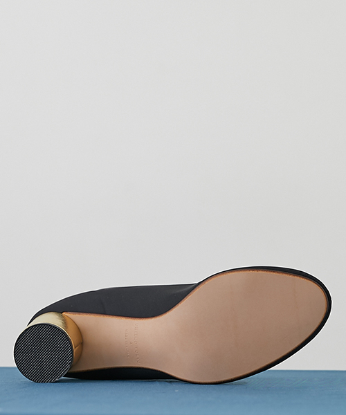 UNITED TOKYO（ユナイテッドトウキョウ）の「ソックスショートブーツ（ブーツ・レディース・ブラック/シルバー・1/2/0）」の6枚目の写真