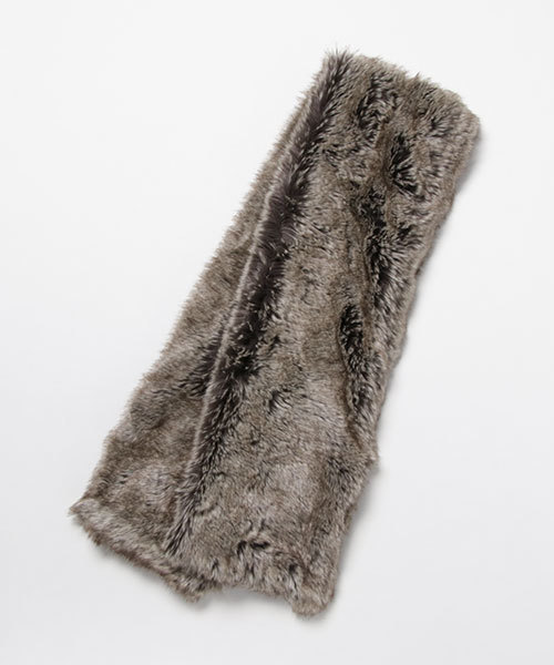 CLANE（クラネ）の「FUR MUFFLER（マフラー・レディース・ブラック/グレー・FREE）」の4枚目の写真